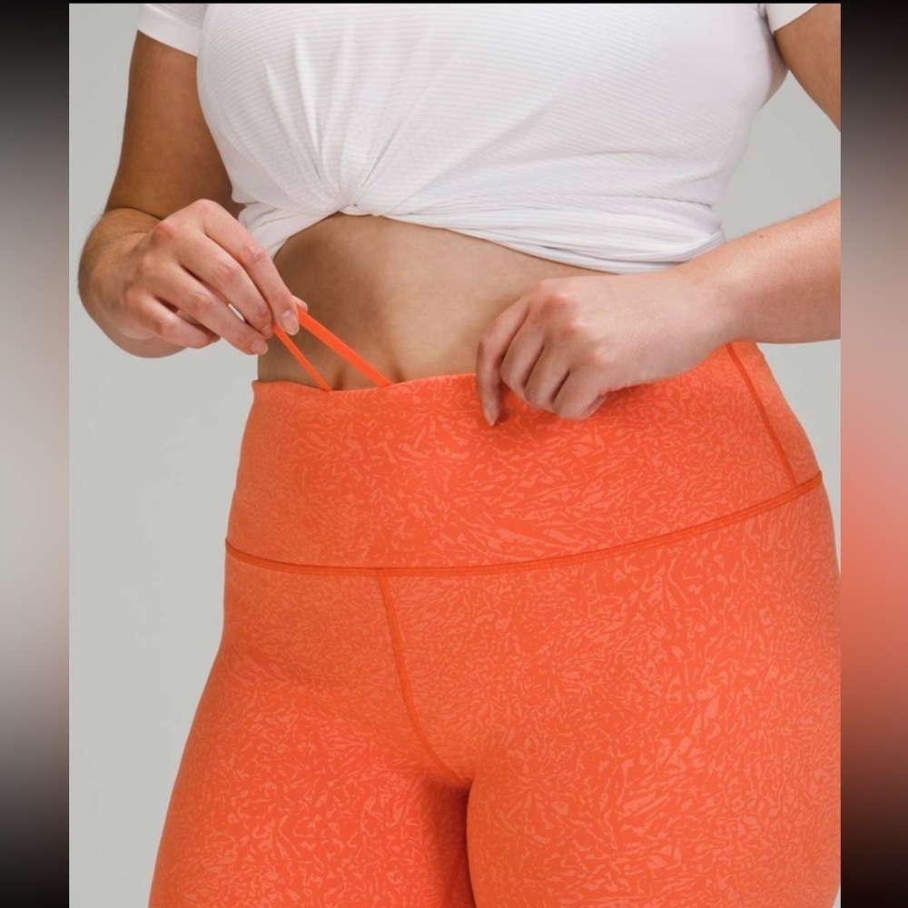 Lululemon Wunder Train High Rise Short 8" in Crunch Warm Coral - Picture 3 of 3